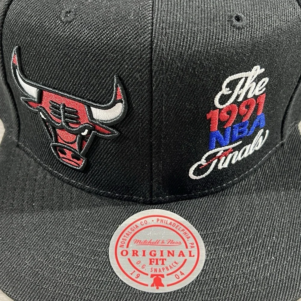 Mitchell & Ness Chicago Bulls Dual Whammy 1991 Black Adjustable Snapback Hat Cap